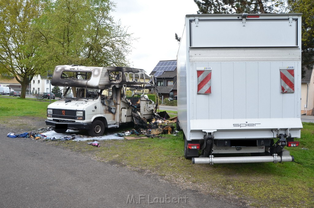 Wohnmobil ausgebrannt Koeln Porz Linder Mauspfad P031.JPG - Miklos Laubert